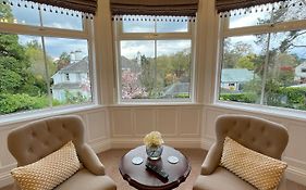 Wheatlands Lodge-Windermere - Award Winning - Adult Only - Free Car Park-Free Off Site Health Club Access